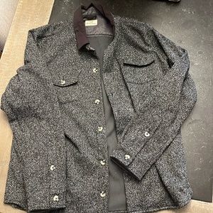 🌊 Marine Layer men’s Shacket. Knit on the outside soft lining on the inside.